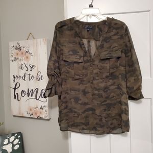 Camo GAP blouse. Size xl, like new